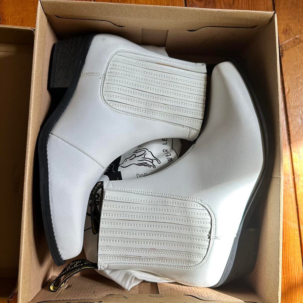 Good Guys Dont Wear Leather White Chelsea Cowboy Boots